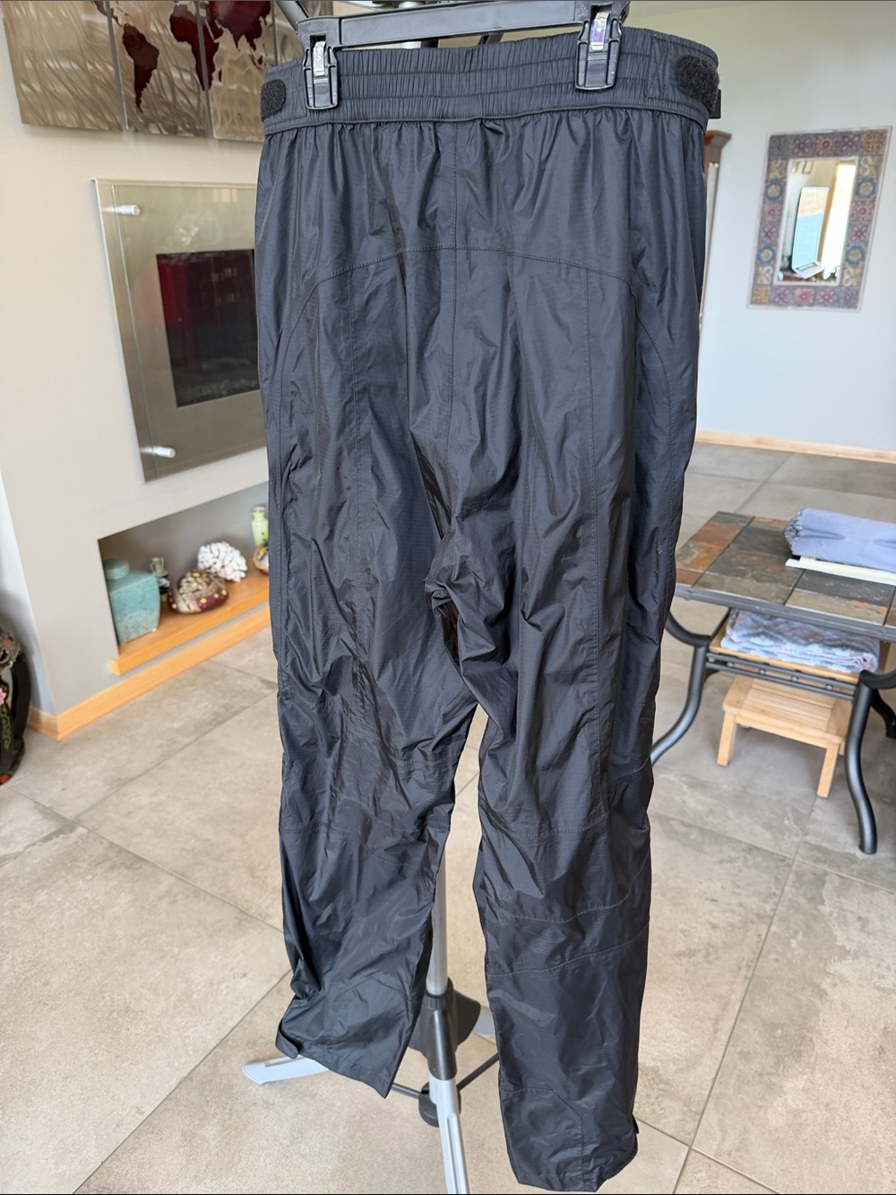 Cabela's Black Nylon Shell Rain pants with side zippers size M - Picture 6 of 6